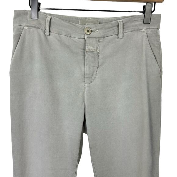 Closed | Official Stewart Washed Gray Soft Chino Mid Rise Cuffed Crop Pants - Picture 2 of 9